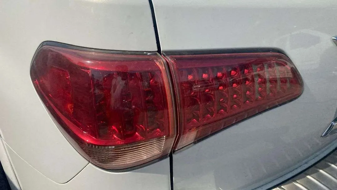 Tail Light (RH) - 2011 Infiniti QX56