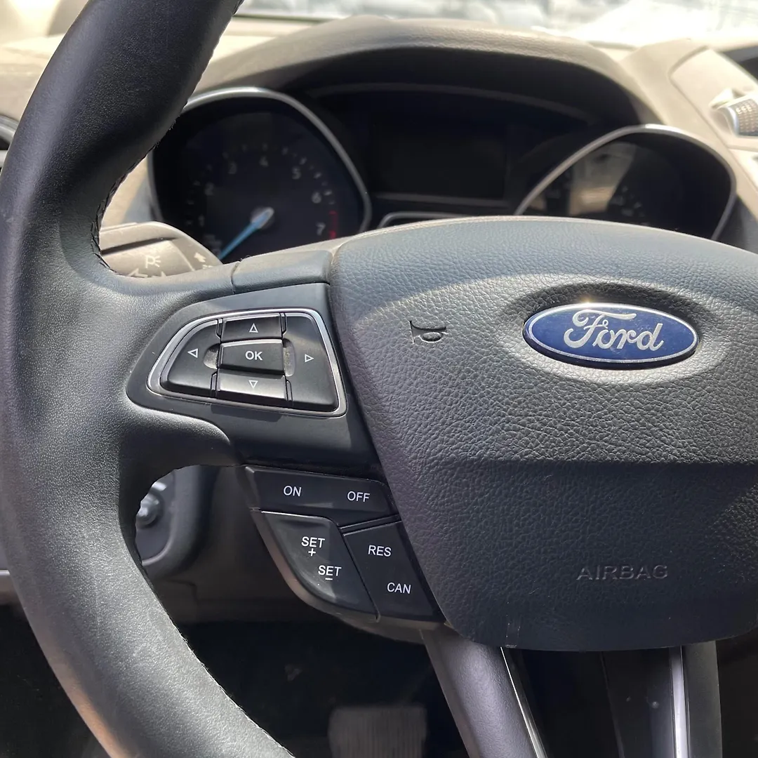 Steering wheel - 2019 Ford Escape