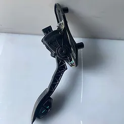 Accelerator pedal - 2012 Infiniti QX56