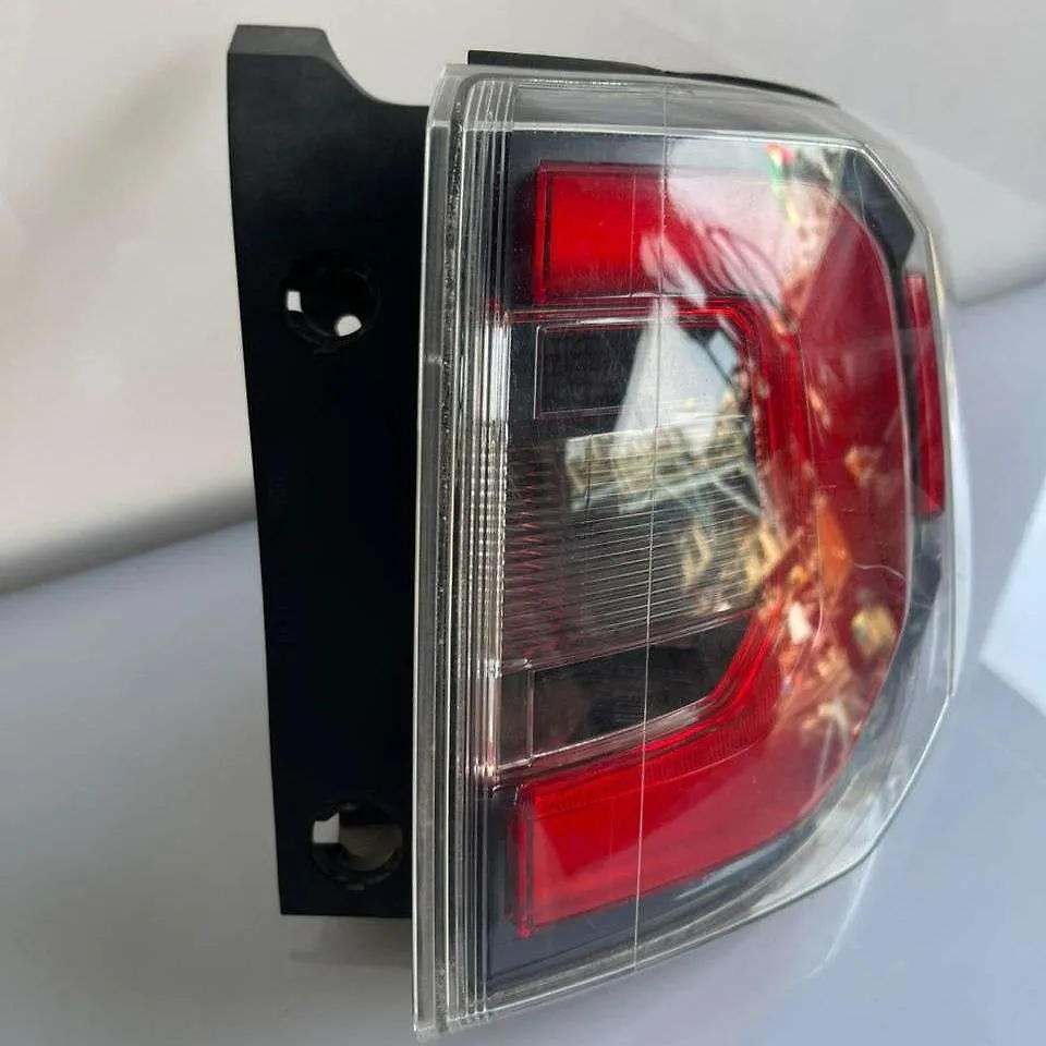 Tail Light (RH) - 2015 GMC Acadia