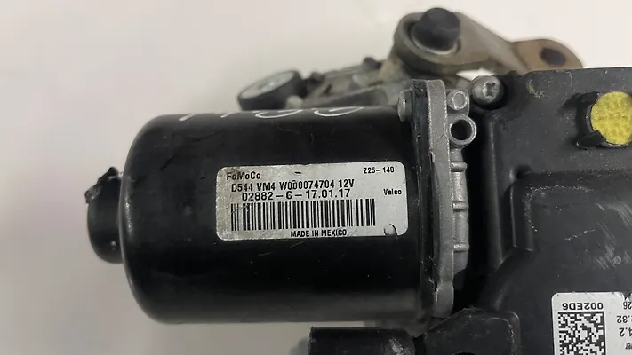Windshield wiper motor - 2018 Lincoln Continental