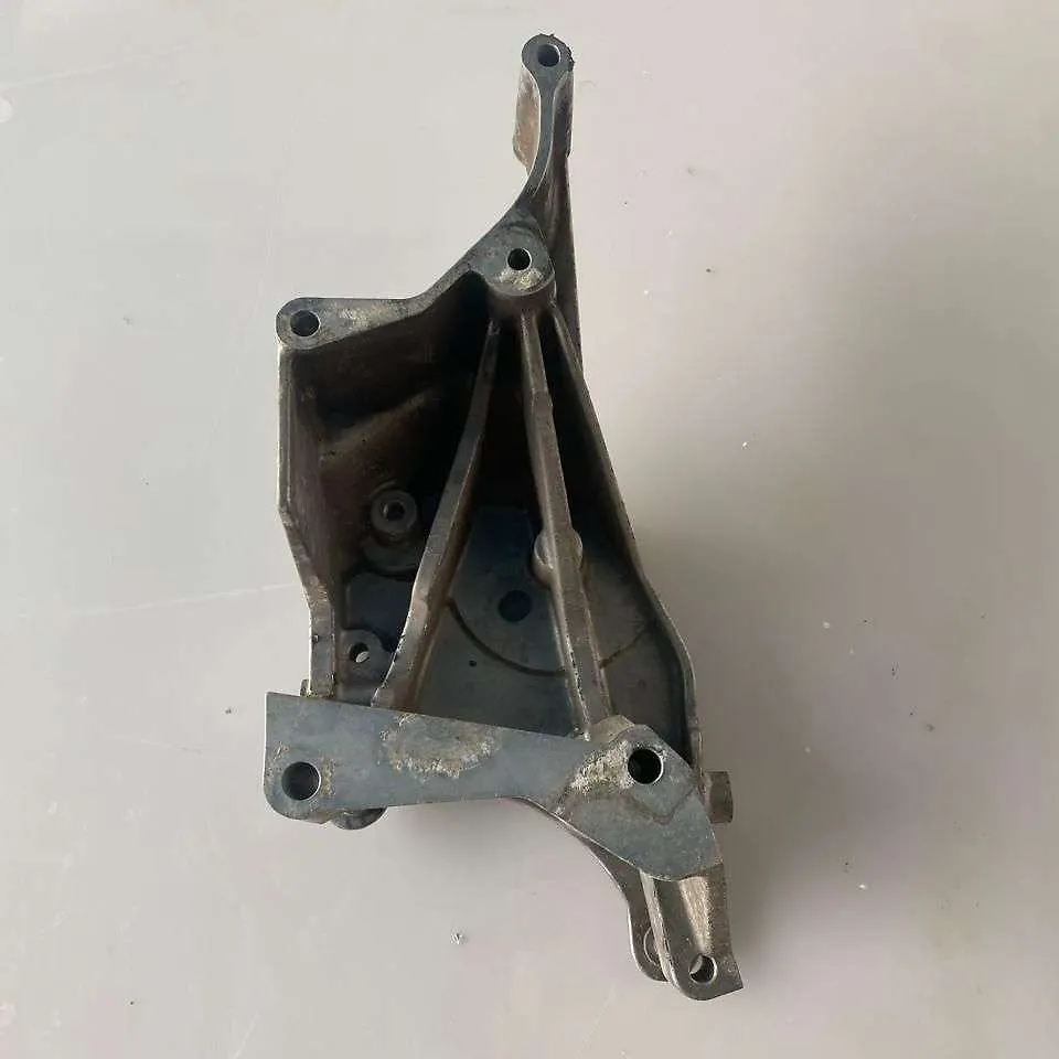 Mount bracket - 2015 Cadillac Escalade ESV LUXURY