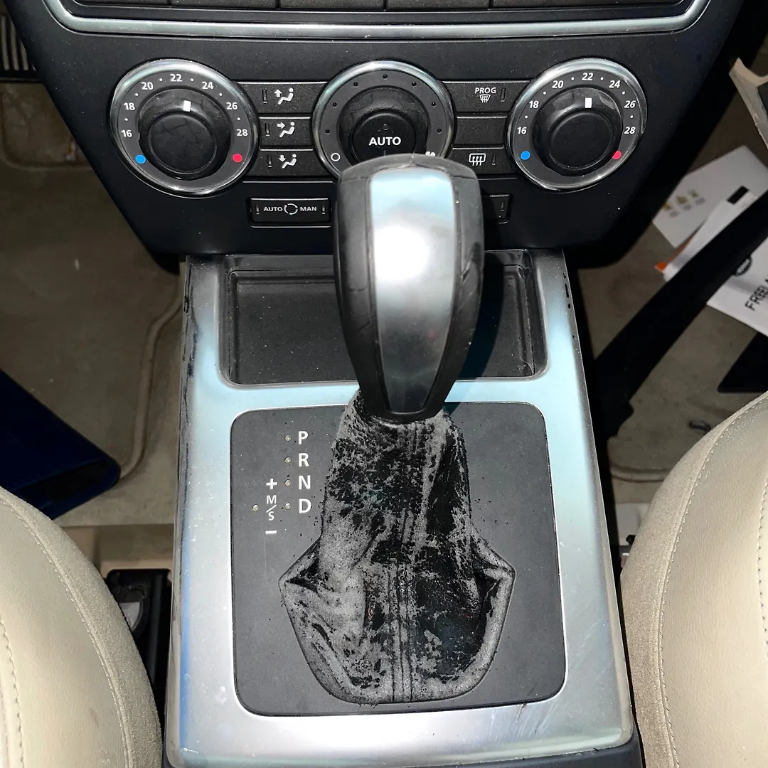 Gear Shift Knob(Automatic) - 2014 Land Rover LR2