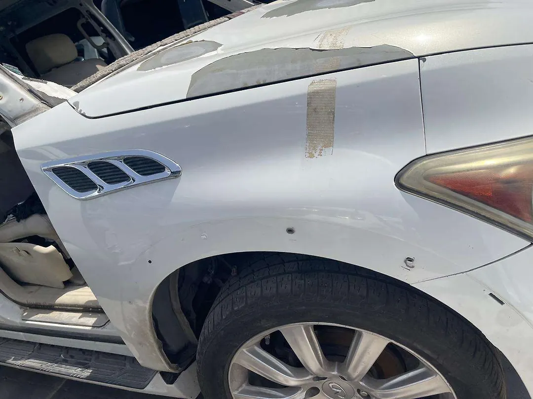 Fender - 2012 Infiniti QX56