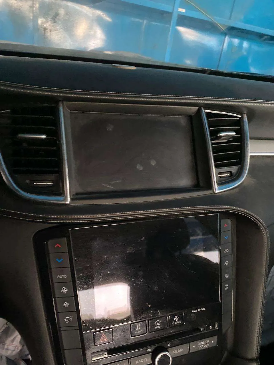 Info-gps-tv screen - 2019 Infiniti QX50