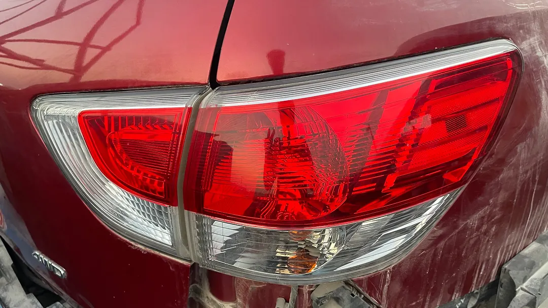 Tail Light (RH) - 2014 Nissan Pathfinder