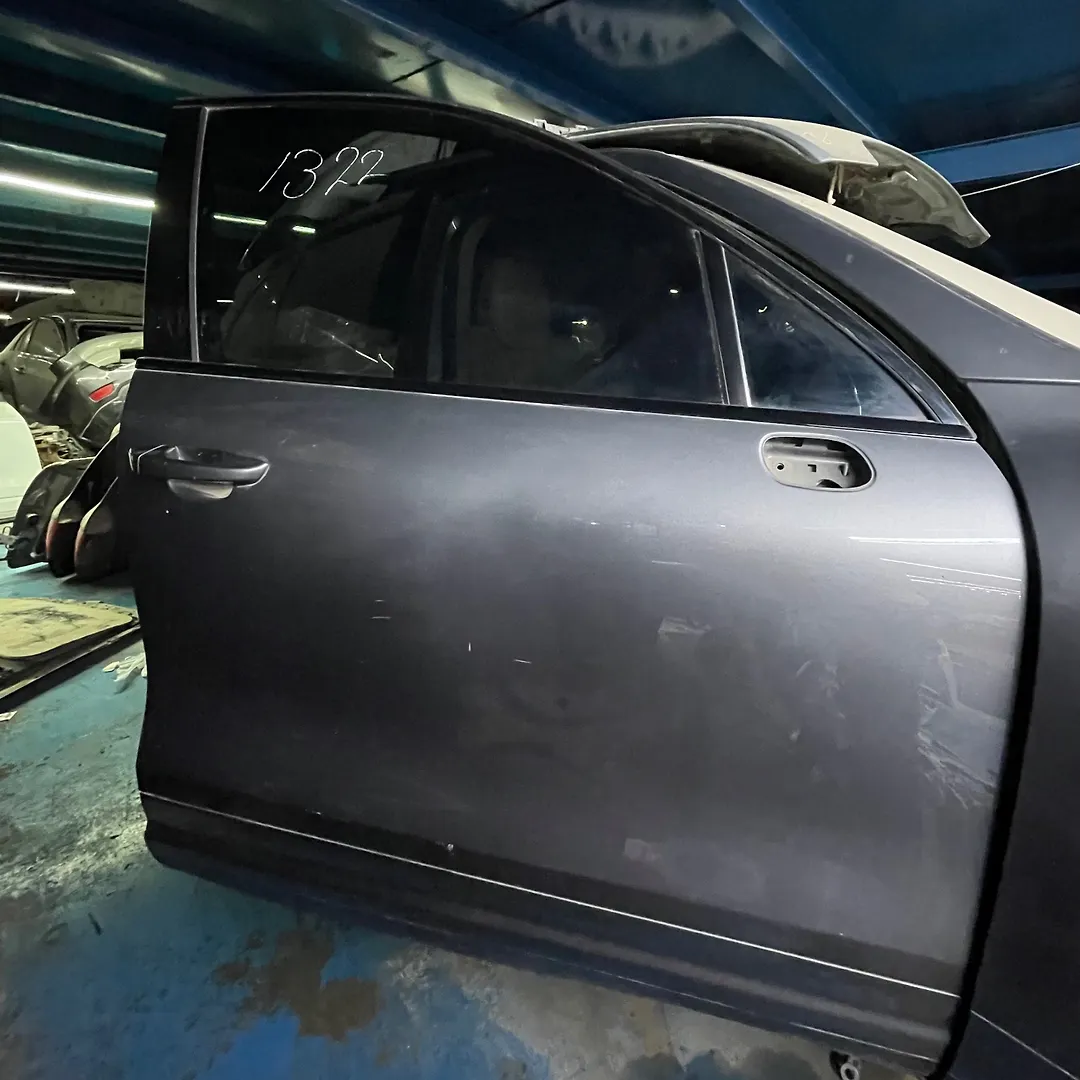 Door (RHF) - 2011 Porsche Cayenne S