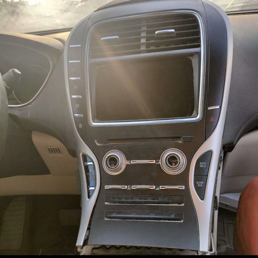 Info/GPS/TV Screen - 2016 Lincoln MKX