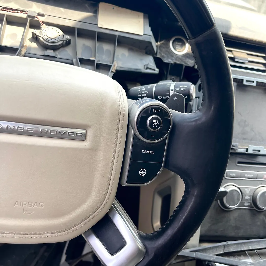 Steering wheel - 2013 Land Rover RANGE ROVER VOGUE