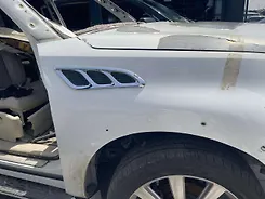 Fender - 2012 Infiniti QX56