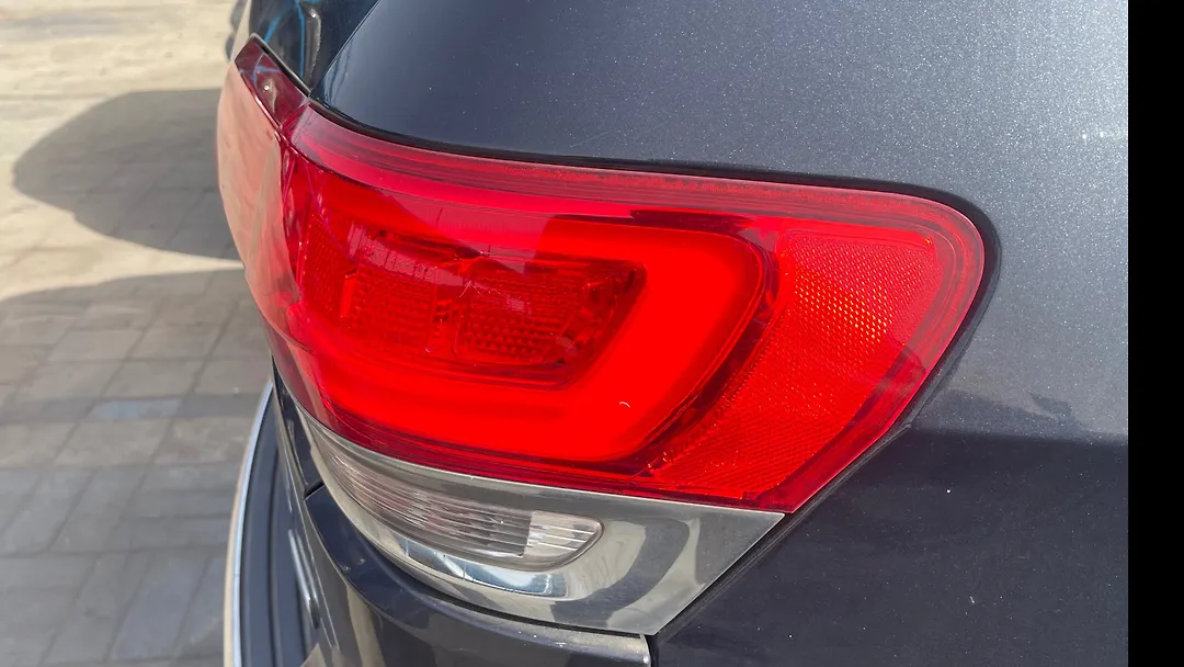 Tail Light (RH) - 2014 Jeep Grand Cherokee OVERLAND