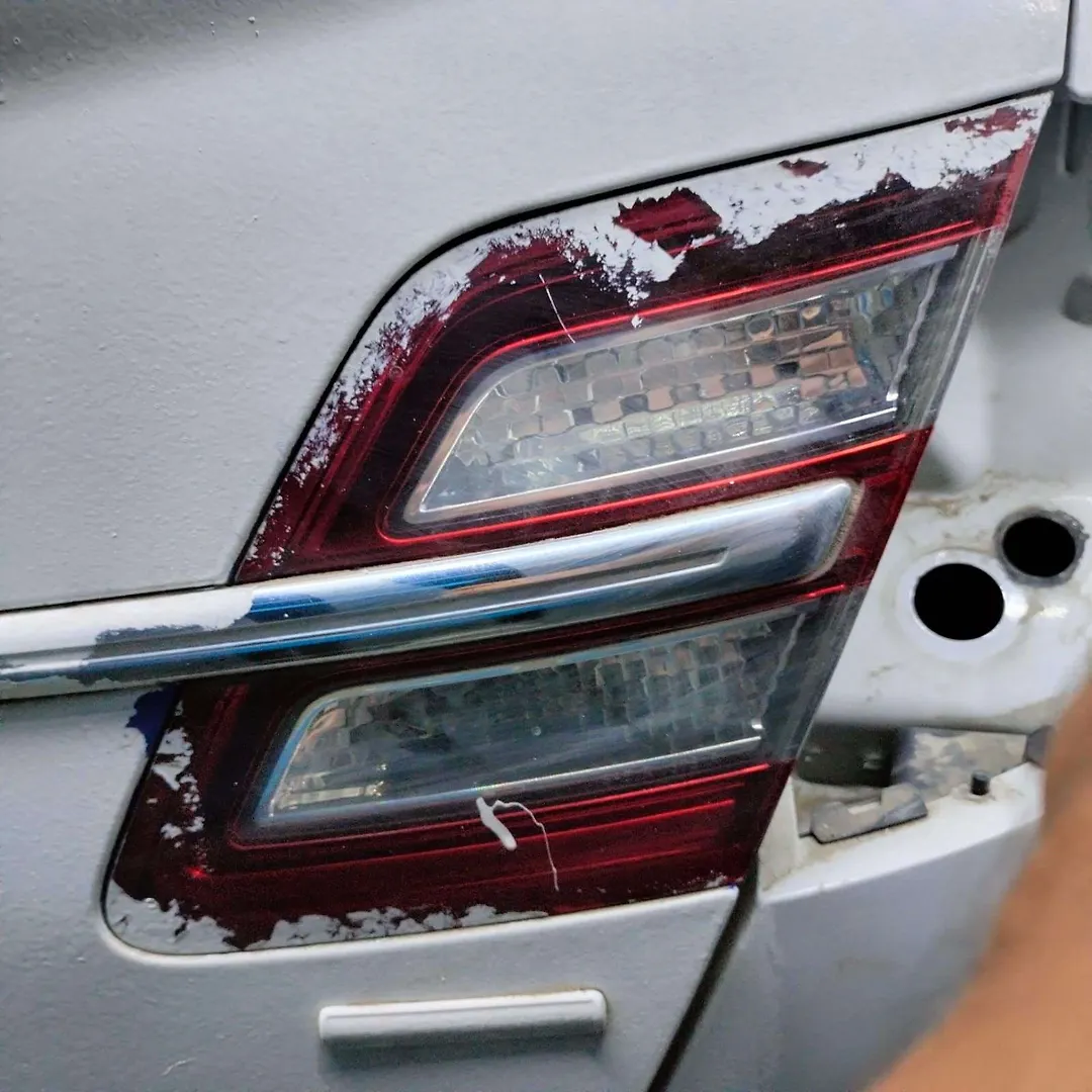 Tail Light (RH) - 2014 Ford Taurus