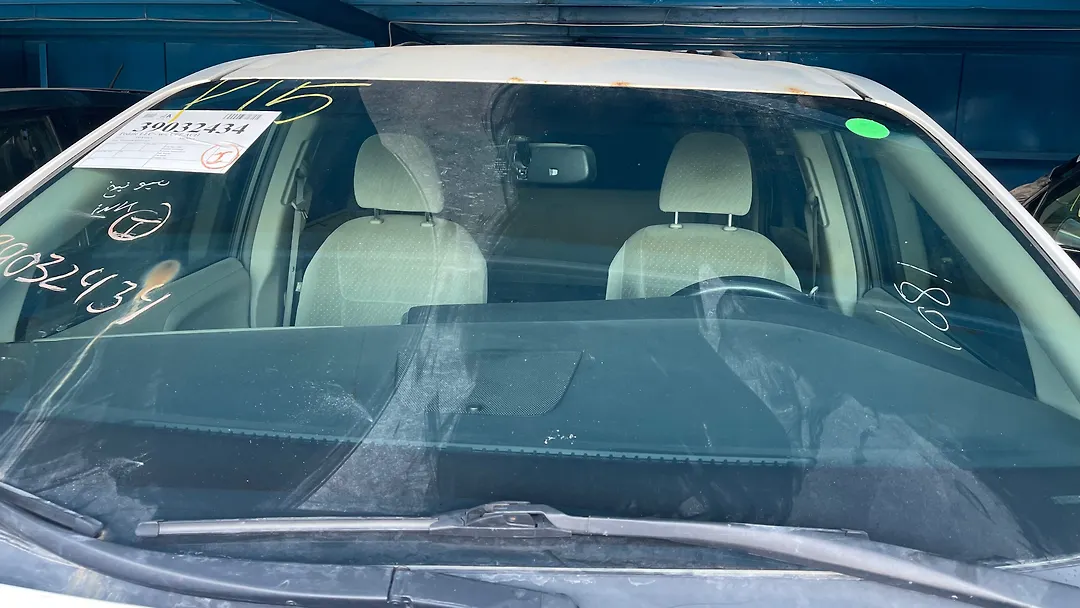 Windshield glass - 2017 Toyota Sienna LE