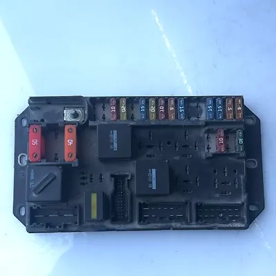 Engine compartment fuse box - 2008 Land Rover RANGE ROVER VOGUE