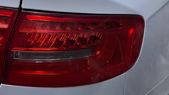 Tail Light (RH) - 2015 Audi A4 Premium quattro