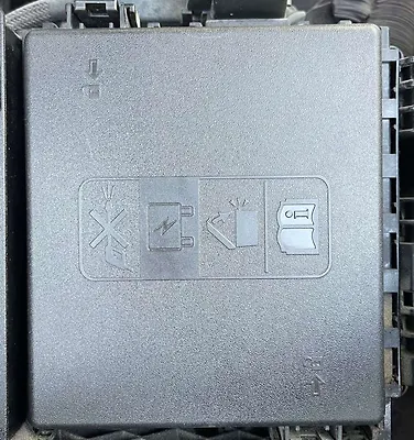 Fuse box engine - 2018 GMC Acadia