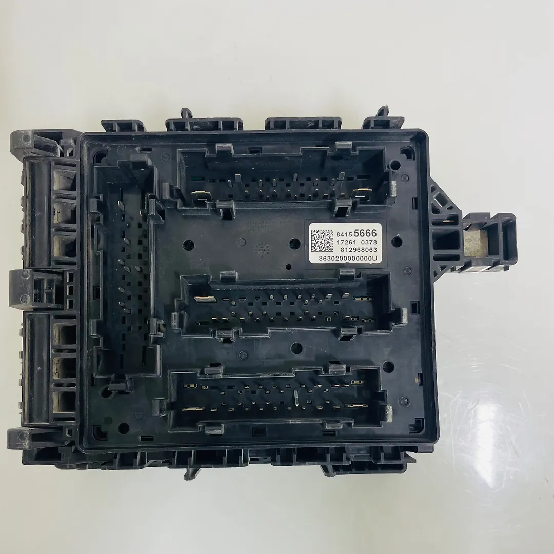 Fuse box - 2019 Cadillac XT4 Premium Luxury FWD
