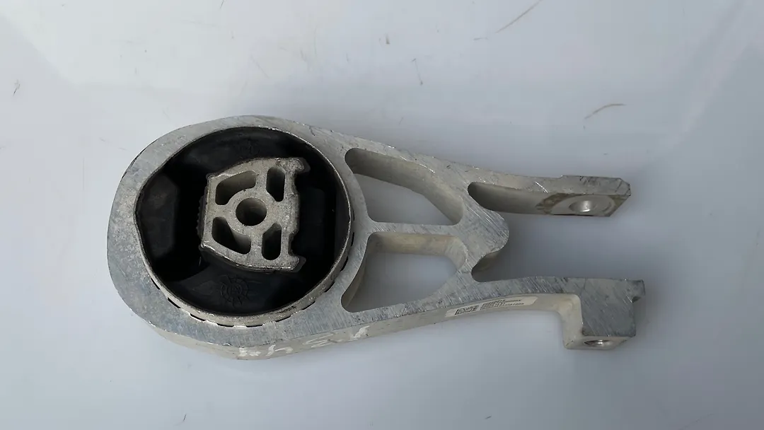 Mount (Gear) - 2021 Chevrolet Trailblazer