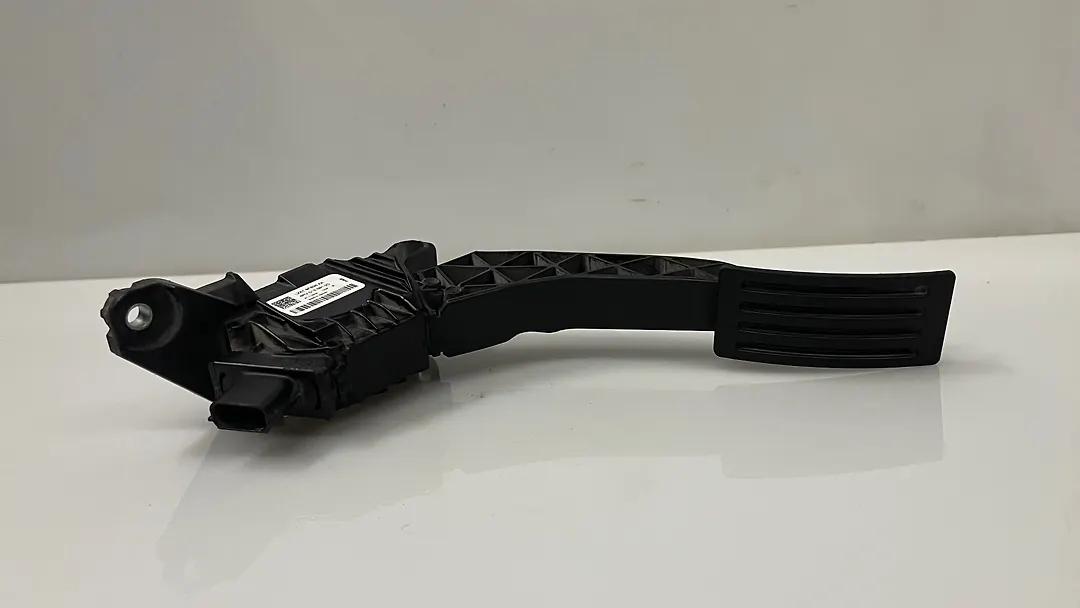 Accelerator pedal - 2020 Ford Escape SE