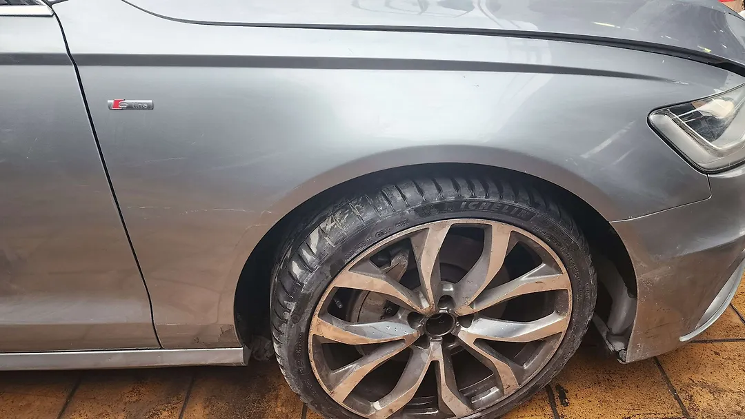Fender (RHF) - 2012 Audi A6