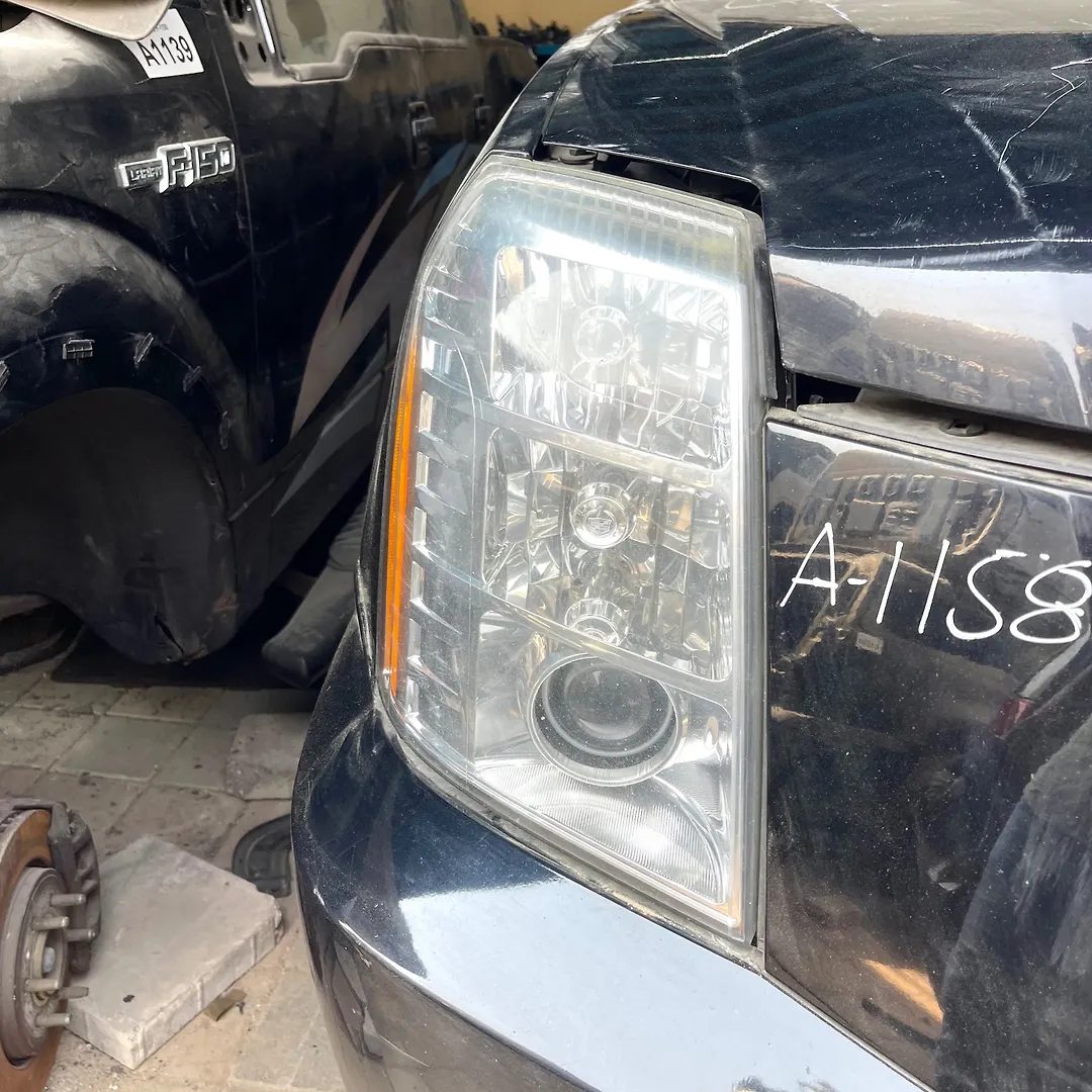Headlight (RH) - 2011 Cadillac Escalade Luxury