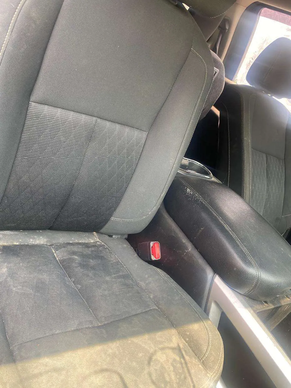 Front Seat (RHS) - 2017 Nissan Titan
