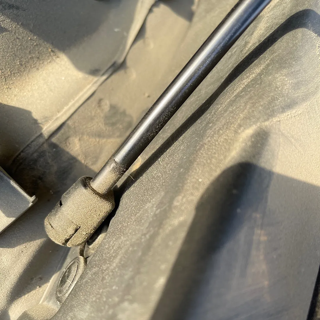 Bonnet Jumping - 2013 Infiniti JX35