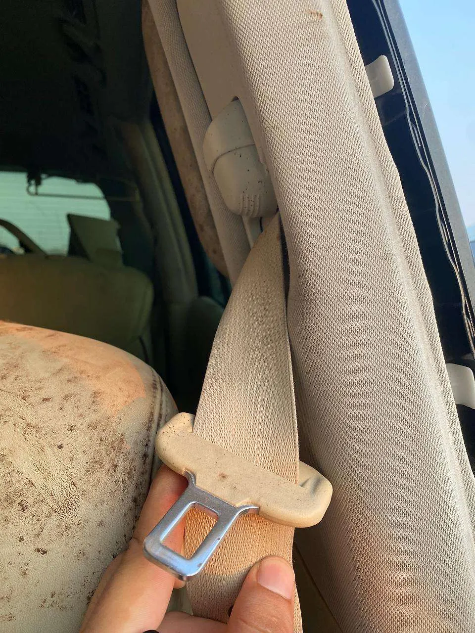 seat belt (LHF) - 2011 Nissan Patrol