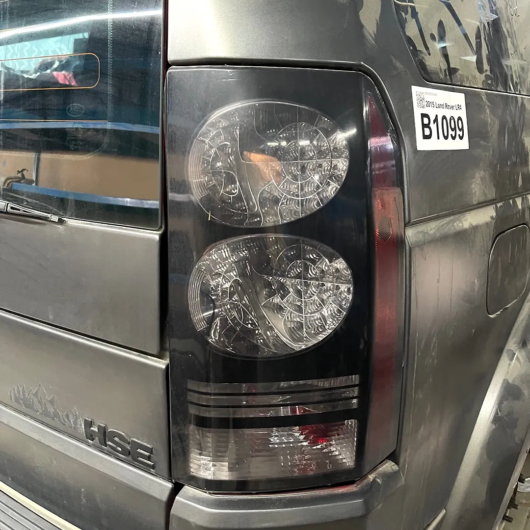Tail Light (RH) - 2015 Land Rover LR4