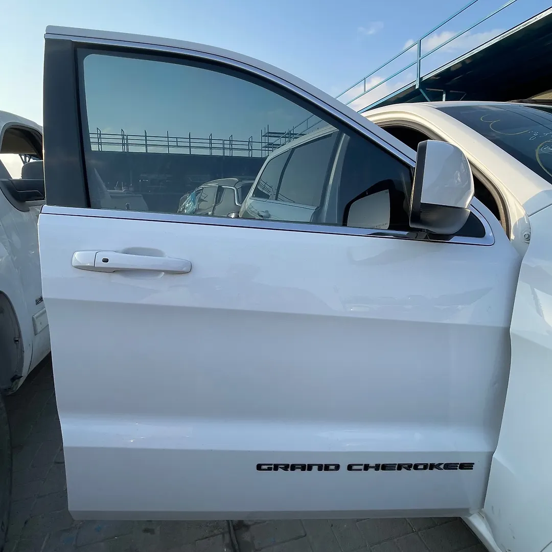 Door (RHF) - 2015 Jeep Grand Cherokee LAREDO