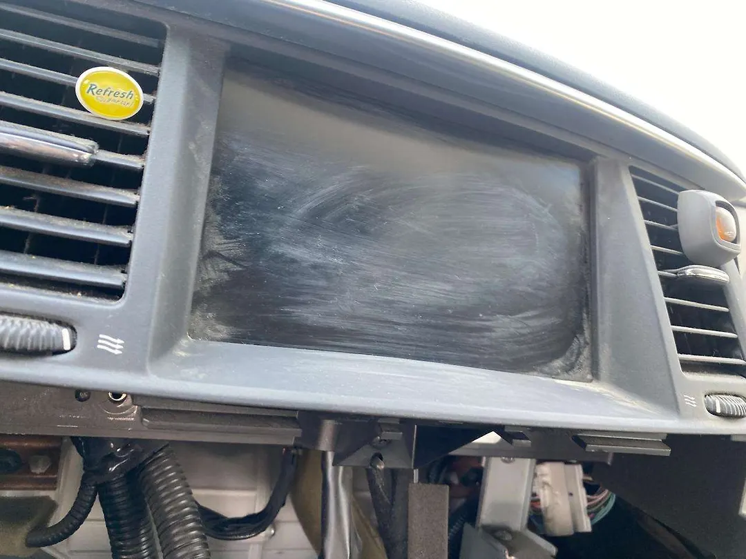 Info-gps-tv screen - 2011 Infiniti QX56