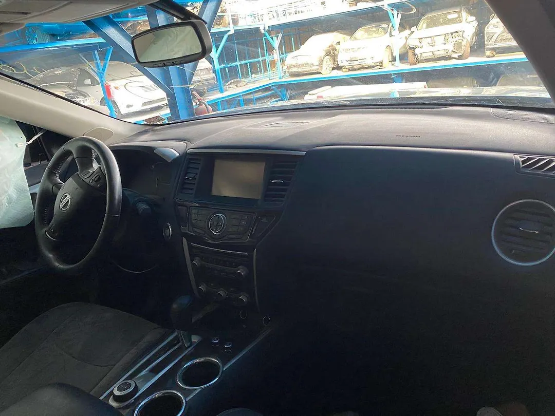 Dashboard  - 2017 Nissan Pathfinder