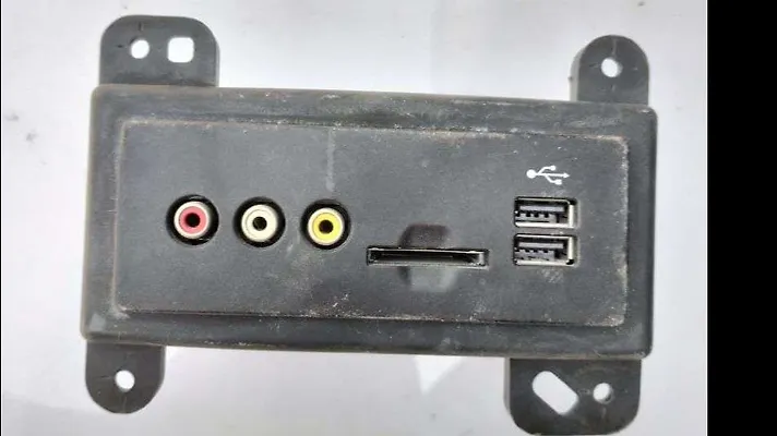  USB Port - 2012 Ford Edge