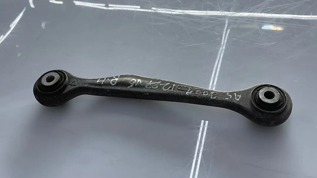 Upper arm (RH) - 2009 Audi A5