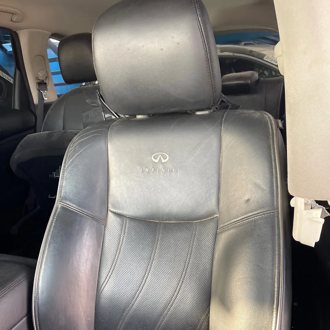 Front Seat (RHS) - 2013 Infiniti JX35