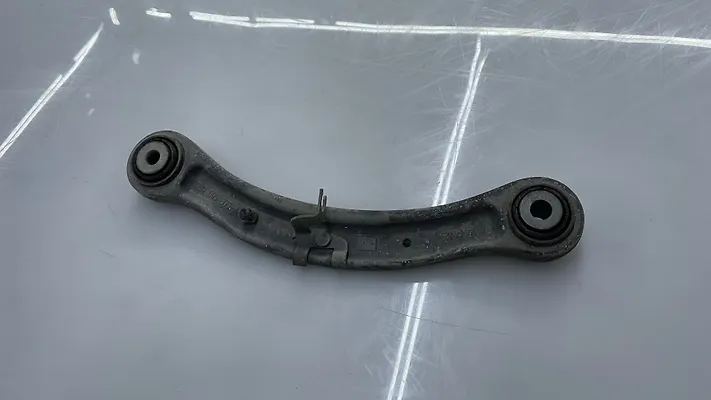 Upper arm (LH) - 2007 Audi Q7