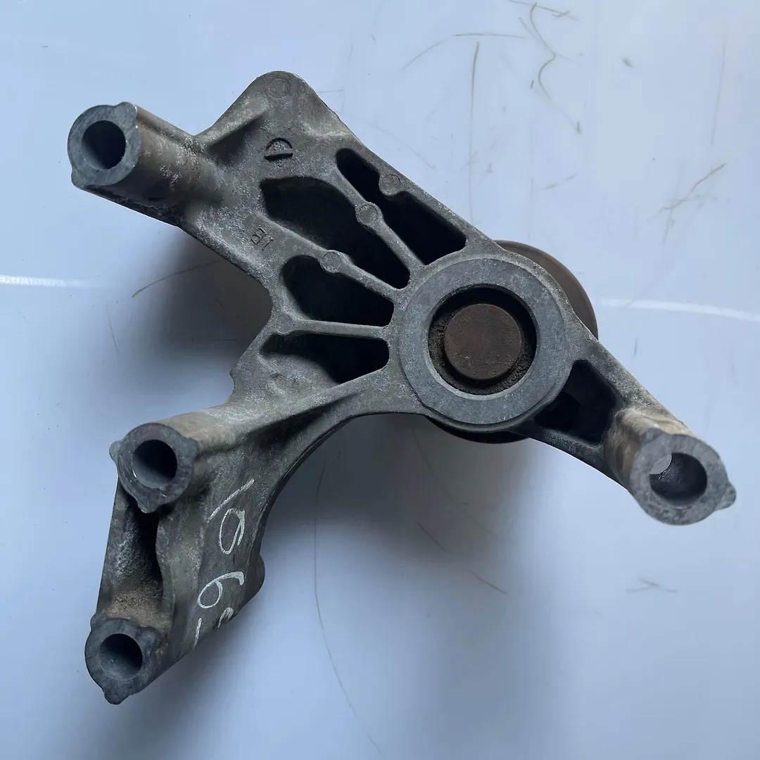Clutch bracket - 2011 Infiniti QX56