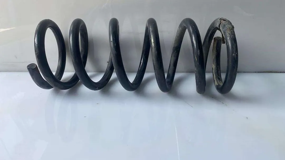 Suspension spring - 2011 Infiniti QX56