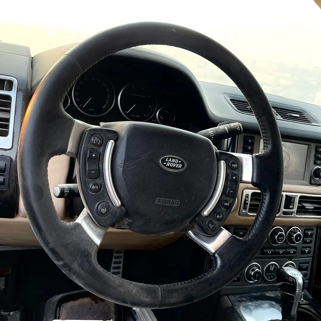 Steering wheel - 2011 Land Rover RANGE ROVER SPORT