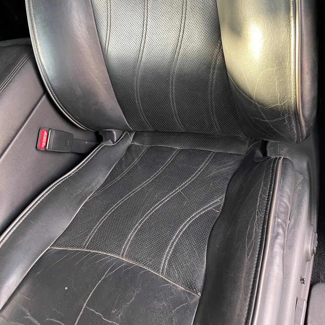Front Seat (RHS) - 2013 Infiniti JX35