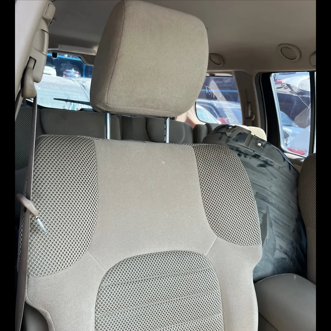 Front Seat (RHS) - 2011 Nissan Pathfinder 4.0