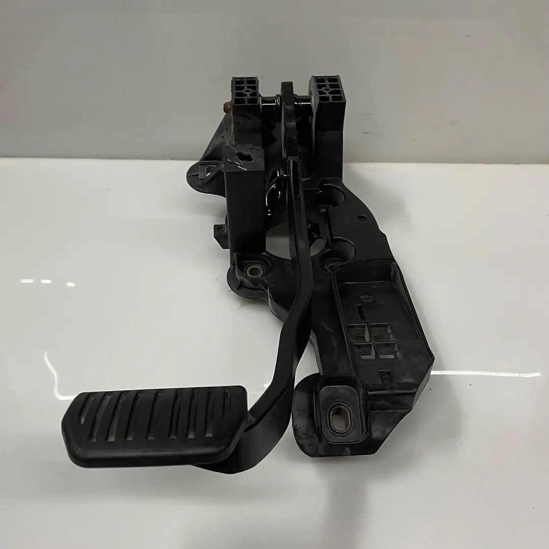 Pedal brake/clutch - 2017 Lincoln Continental Select
