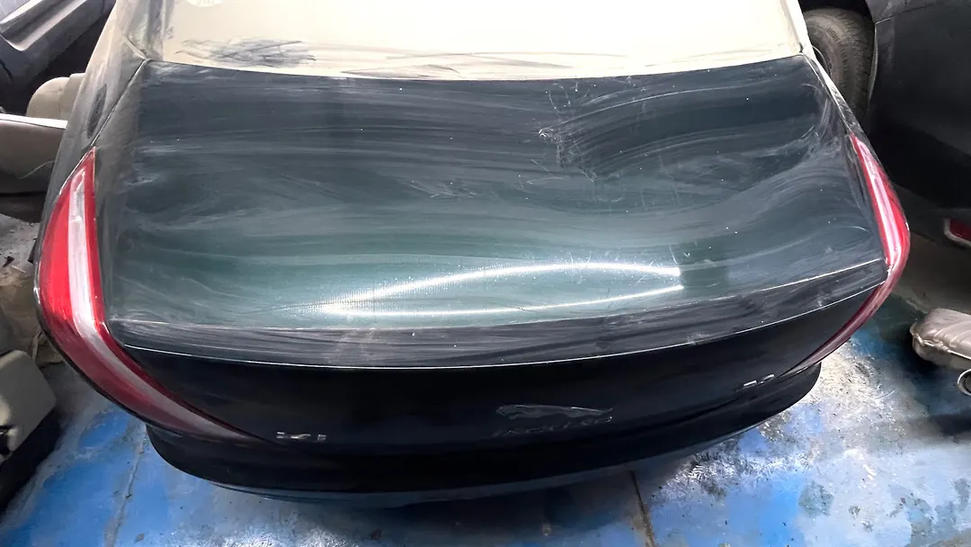 Trunk - 2019 Jaguar XJ