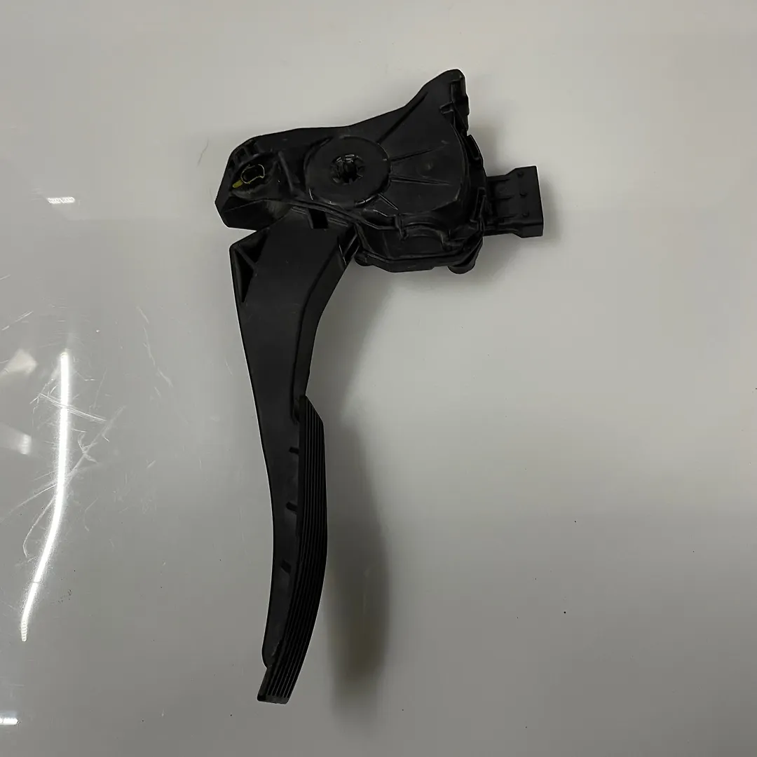 Accelerator pedal - 2013 Chevrolet Malibu