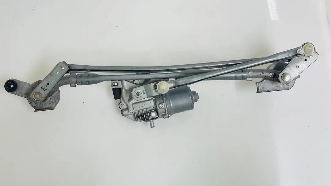 Windshield wiper motor - 2020 Cadillac CT5 Premium Luxury