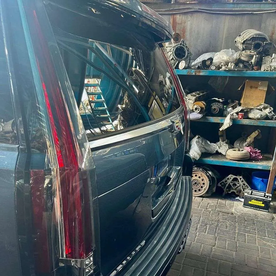 Tailgate - 2019 Cadillac Escalade Luxury