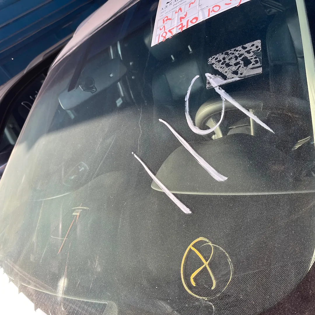 Windshield glass - 2013 Infiniti JX35