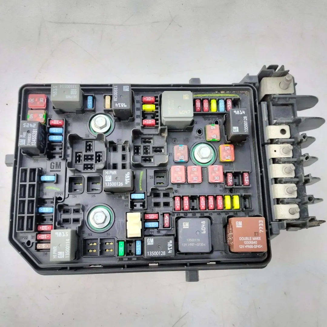 Fuse box - 2018 GMC Terrain