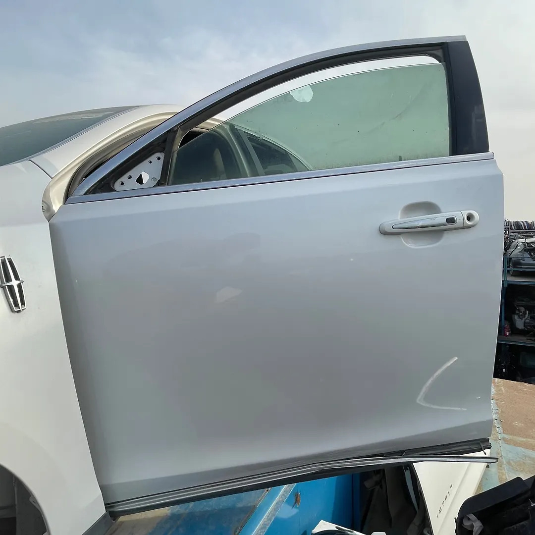 Door (LHF) - 2015 Lincoln MKS 