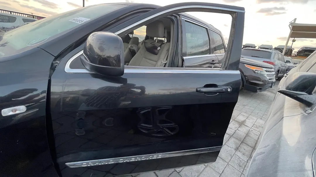 Door (LHF) - 2012 Jeep Grand Cherokee Laredo WK